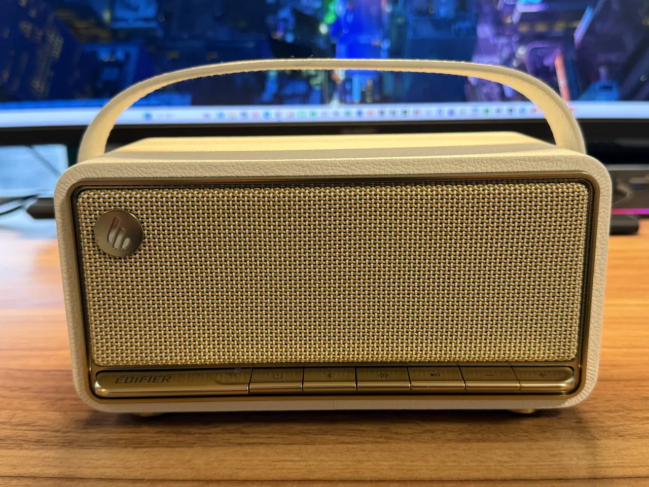 Edifier MP330 実機レビュー！オシャレデザイン×最大19時間再生で音質