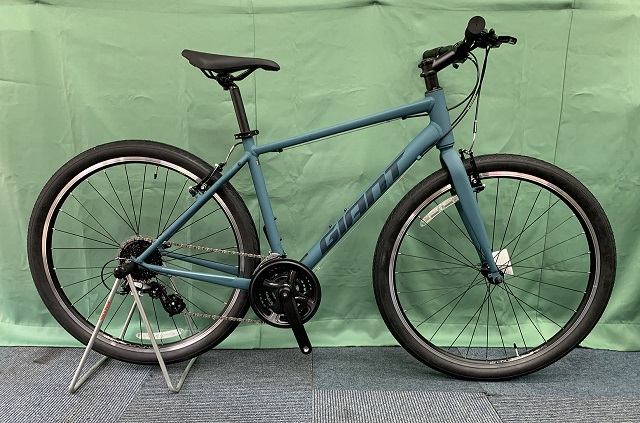 GIANT GRAVIER 軽い走行感と快適性を両立するワイドな 27.5インチ