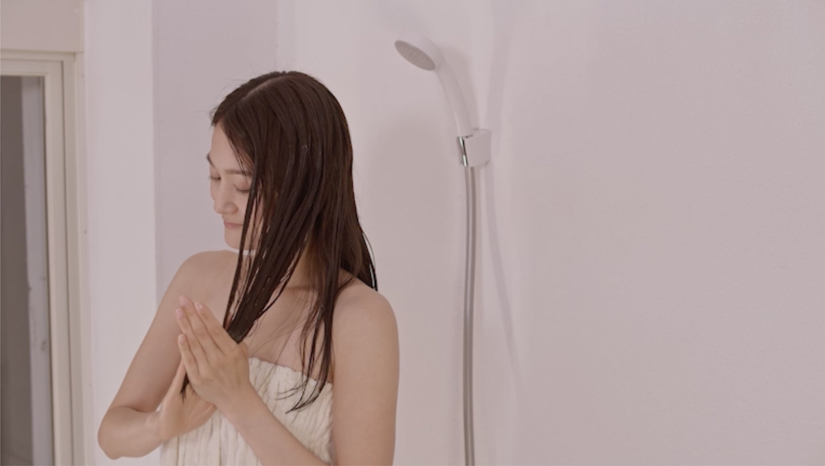 新商品「ナイトリペアアイロン」、夜アイロンで朝から瞬間美髪。❘ YA