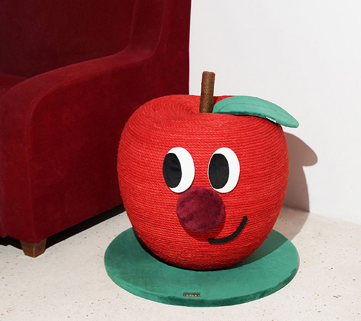 大きな赤いリンゴ猫の爪とぎポスト - Zezelife