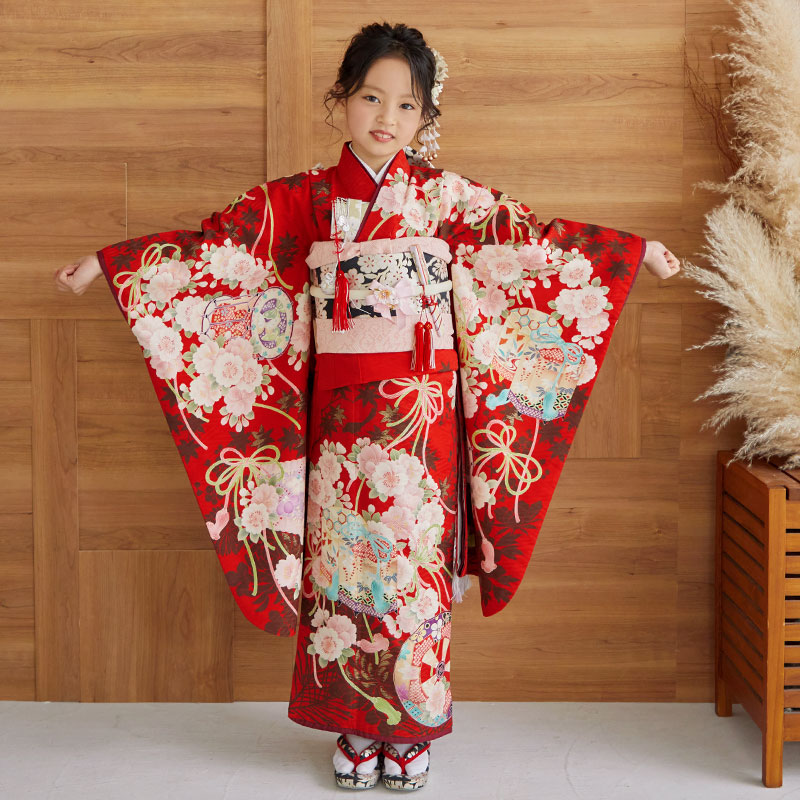 七五三七歳四つ身：N083 華徒然 赤 花丸紋に貝桶と車輪 | 七五三着物