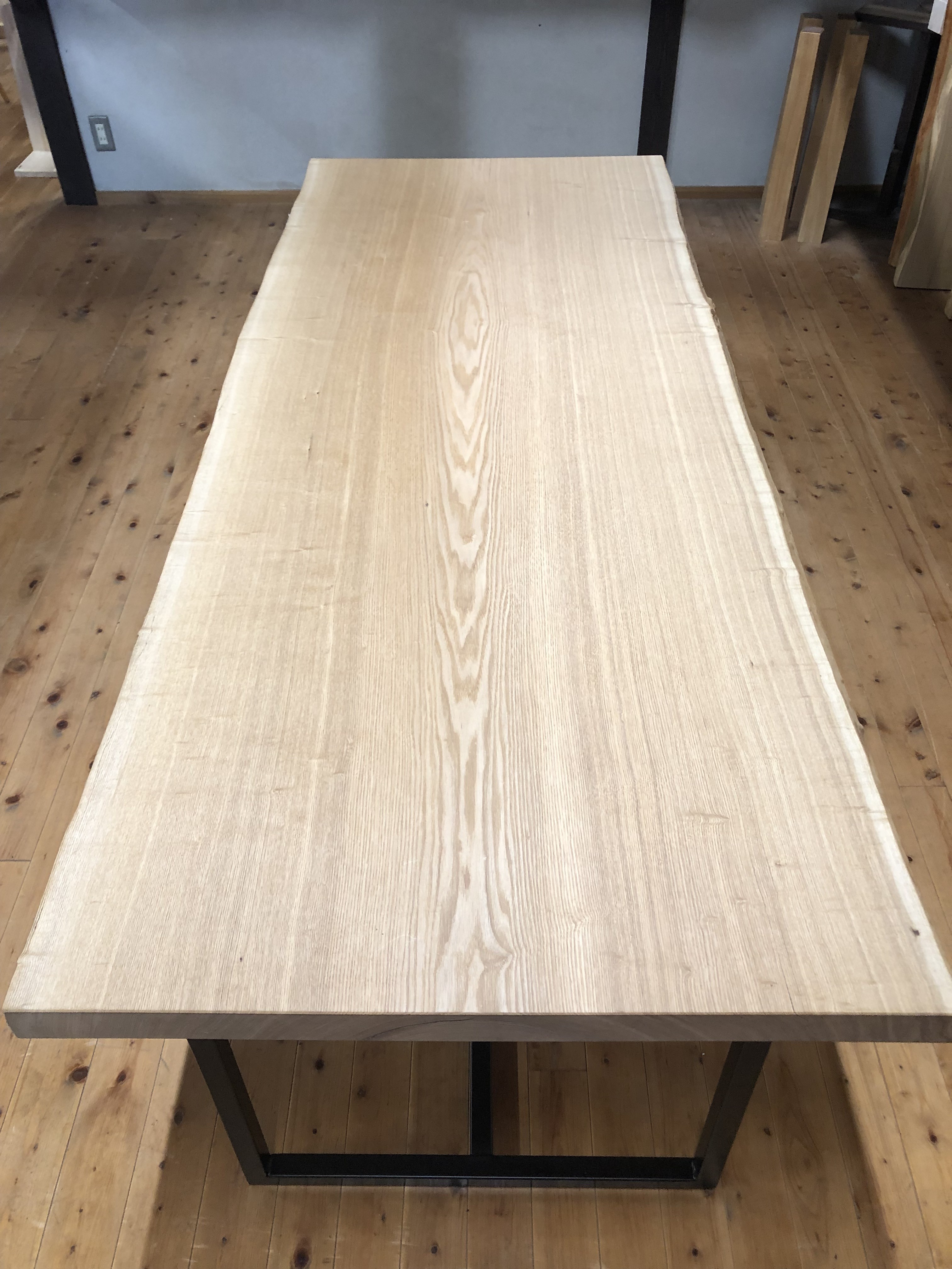 タモ一枚板ダイニングテーブルtms-04dt | 一枚板テーブルと無垢