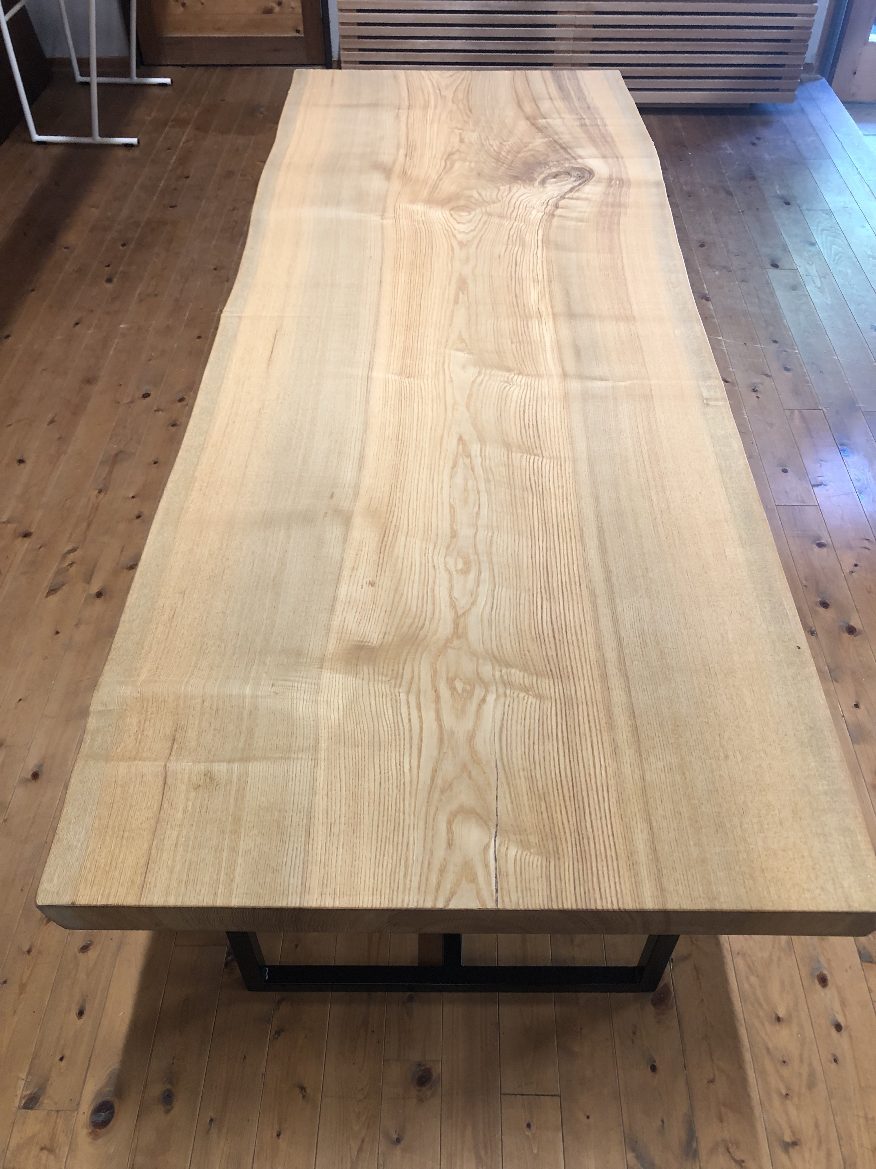 タモ一枚板テーブルtm-01dt | 一枚板テーブルと無垢カウンター販売の