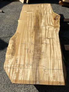 栃の木一枚板 | 一枚板テーブルと無垢カウンター販売のグリーンフォレスト