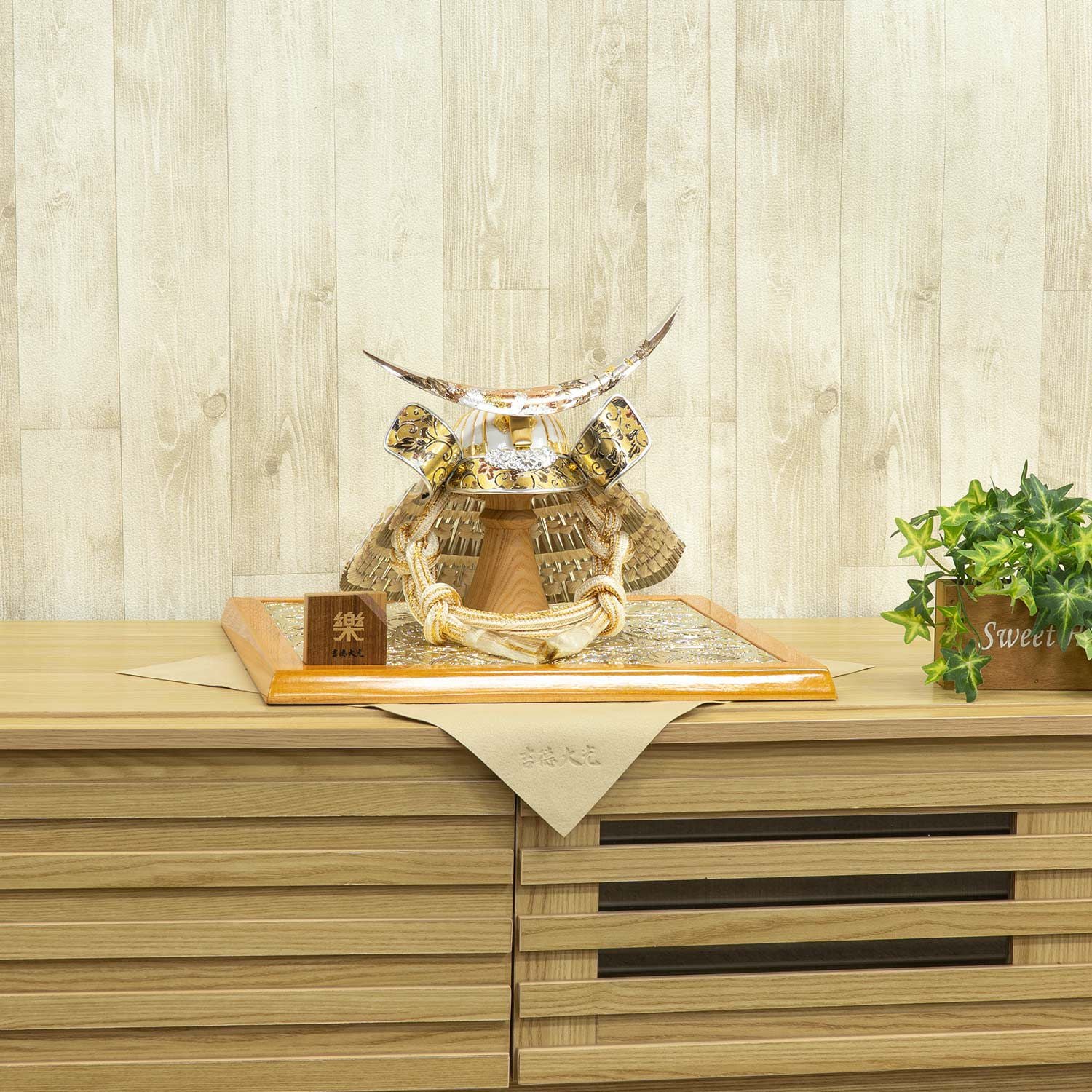 五月人形】伊達政宗公 兜12号床飾り | 雛人形（ひな人形）・五月人形の