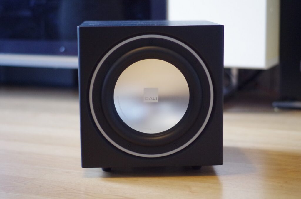 DALIの小型サブウーファー【SUBE-9/N】をレビュー！導入してどう変わる