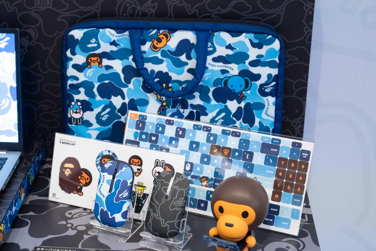 BAPE」コラボのASUSノートPC。マウスやバッグなどオリジナルグッズも