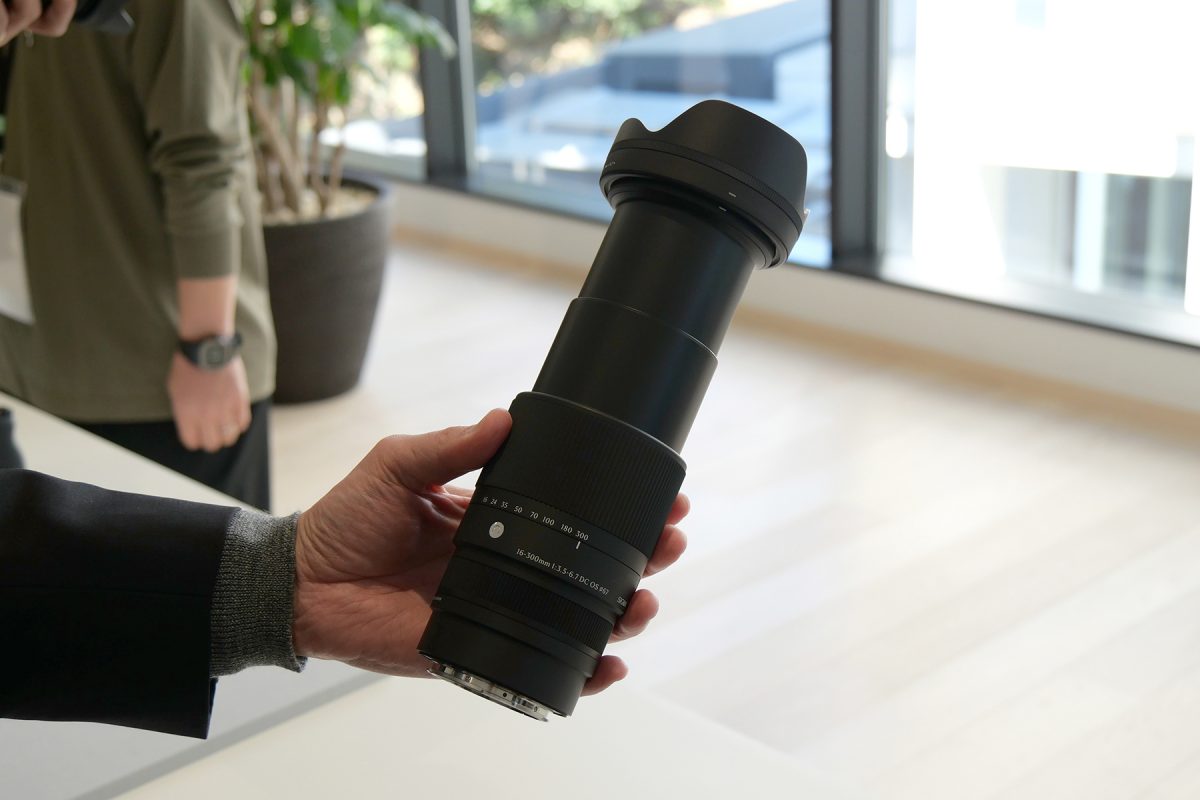 世界初の18.8倍高倍率ズームレンズ「Sigma 16-300mm F3.5-6.7 DC OS
