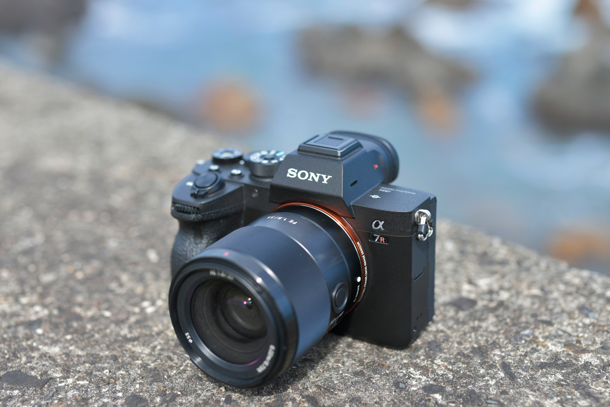 ソニーユーザーの単焦点レンズデビューにおすすめ！「FE 35mm F1.8」で