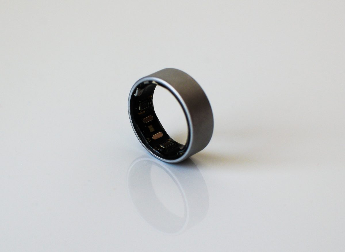 指輪型ならではの「控えめさ」がイイ。issinのスマートリング「Smart