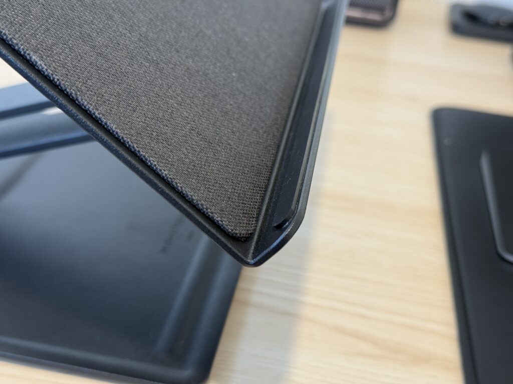 Native Union DESK LAPTOP STANDをレビュー！海外風の格好良いデスクを