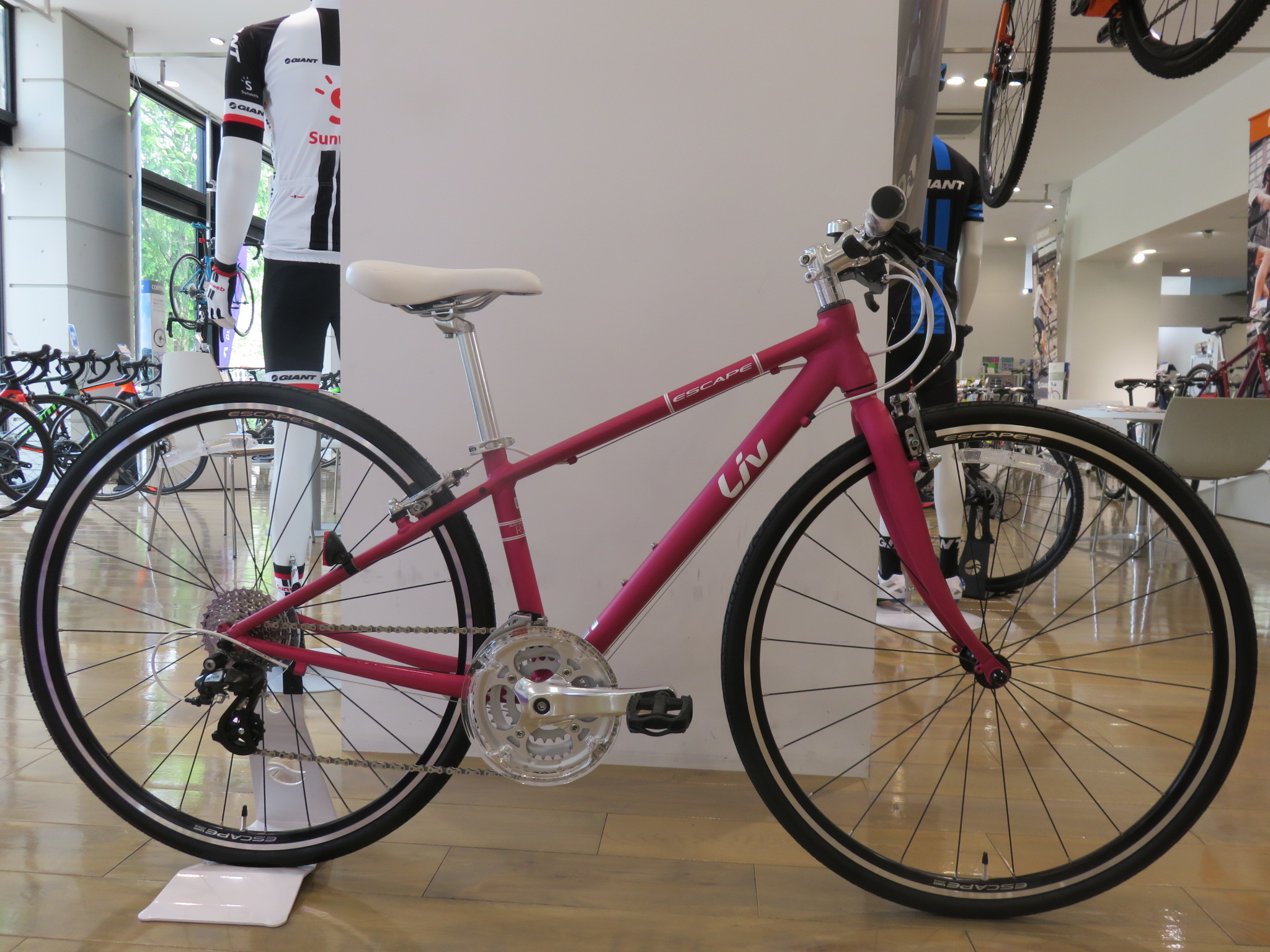 2019年早期モデルLiv「ESCAPE R3W」NEWカラーが入荷しました