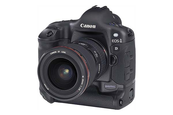 レンズ交換式カメラEOSシリーズが累計生産台数1億1,000万台・交換
