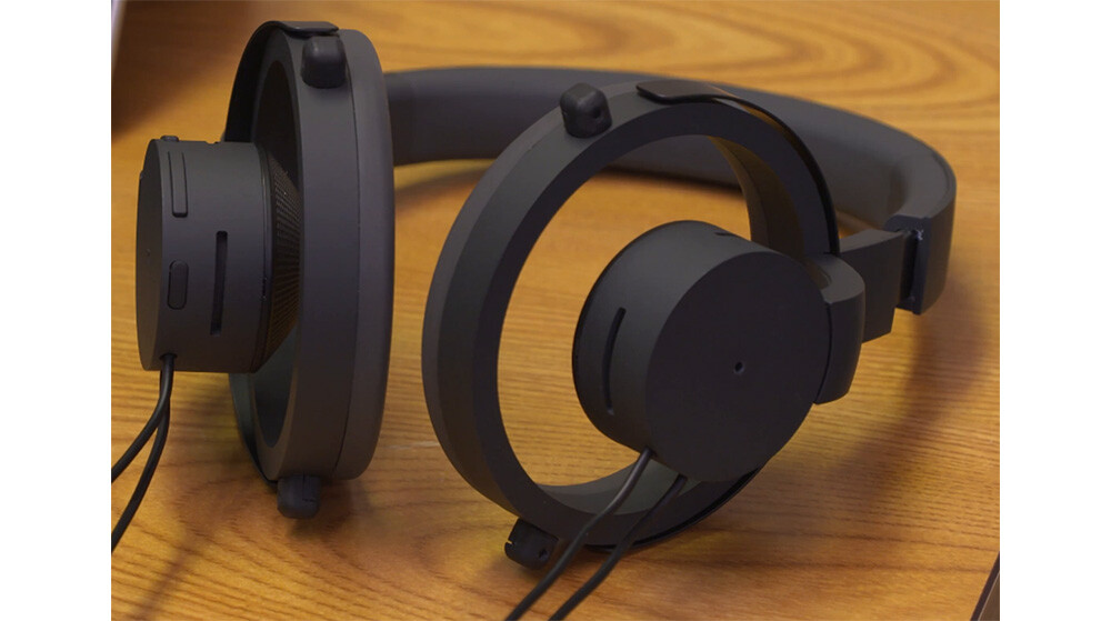 世界初、耳を塞がないのに周囲の騒音を低減できるオープンイヤー型