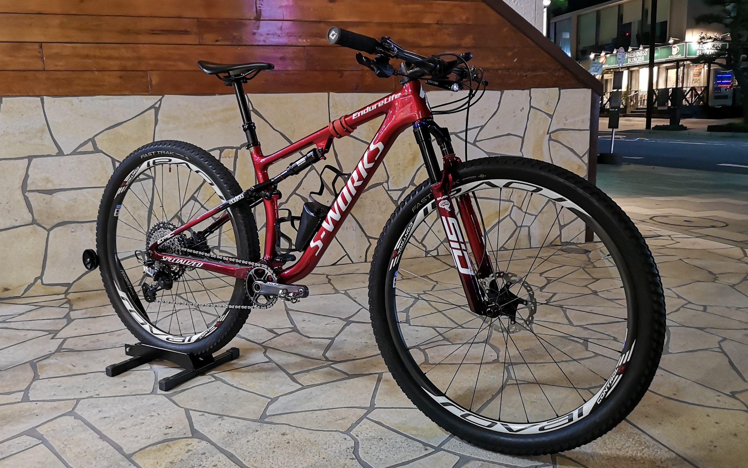 Customer's Bike】S-WORKS EPIC | GROVE鎌倉｜ロードバイク