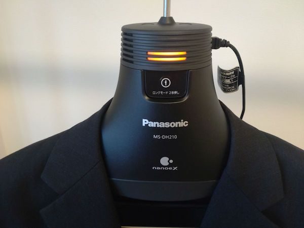ハンガーにかけておくだけでOKパナソニック脱臭ハンガー使ってみた