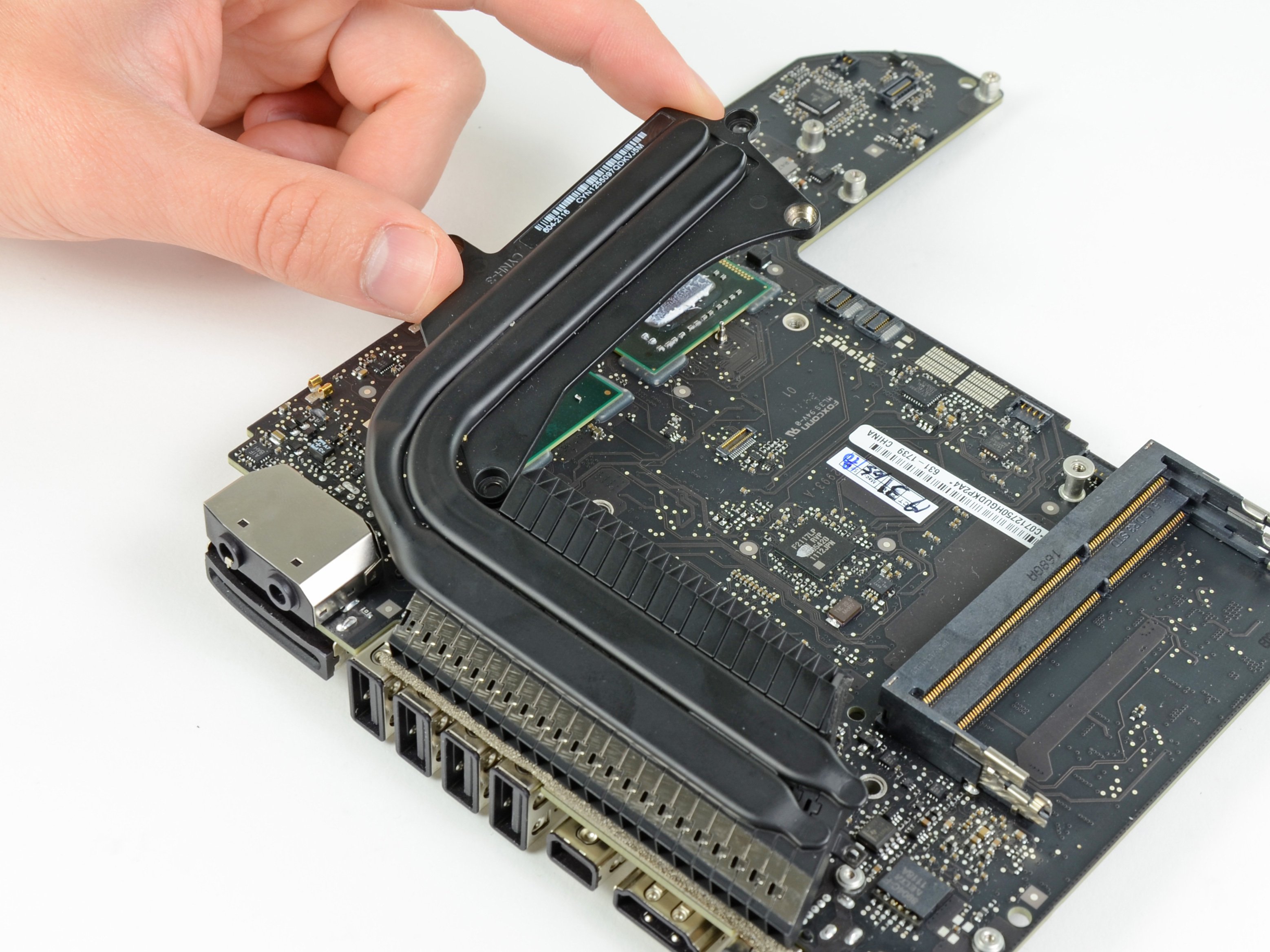 Mac mini Late 2012 ロジックボードの交換 - iFixit 修理ガイド