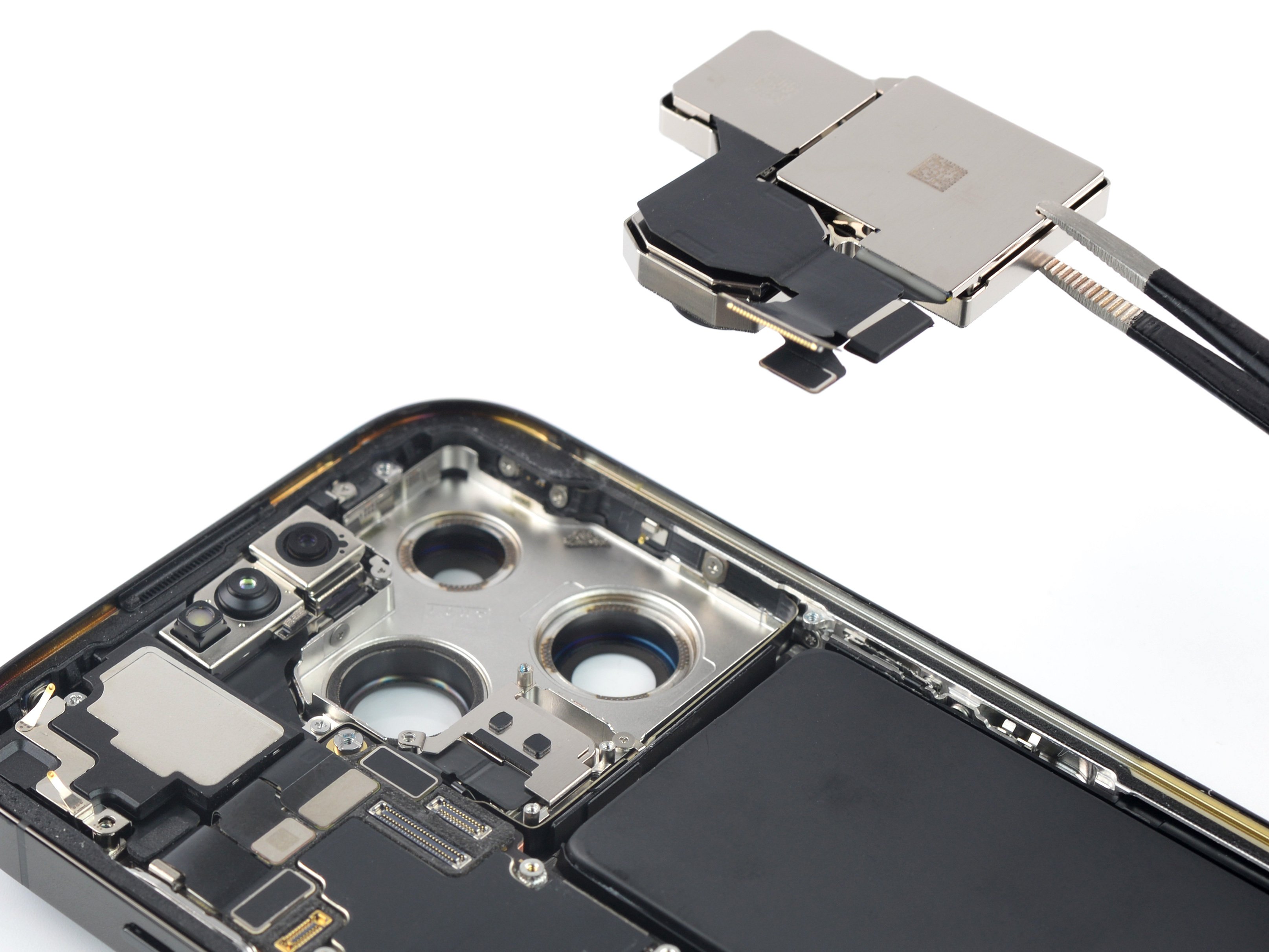 iPhone 14 Pro リアカメラアセンブリの交換 - iFixit 修理ガイド