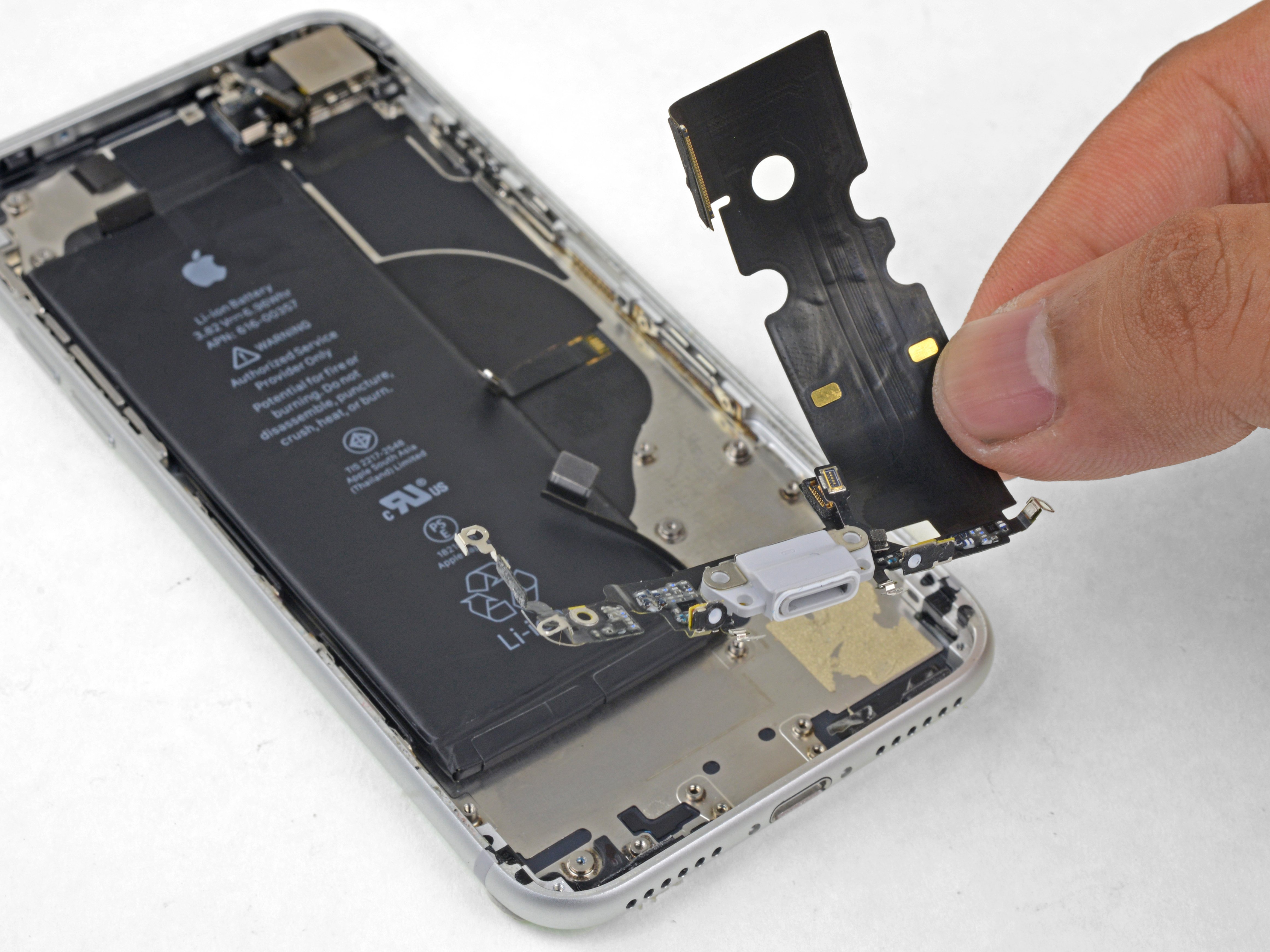 iPhone 8 Lightningコネクタアセンブリの交換 - iFixit 修理ガイド