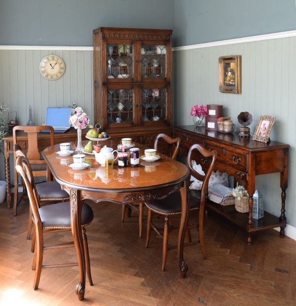 アンティーク風のおしゃれな書斎机、Handleオリジナルのツイスト足の