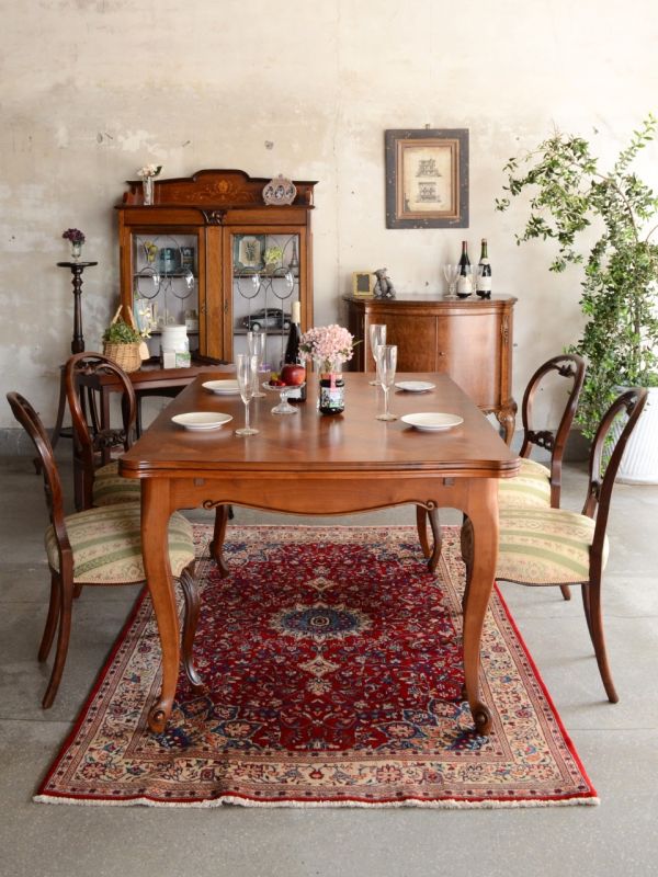 アンティークのバルーンバックチェア、1890年代に作られた美しい英国の