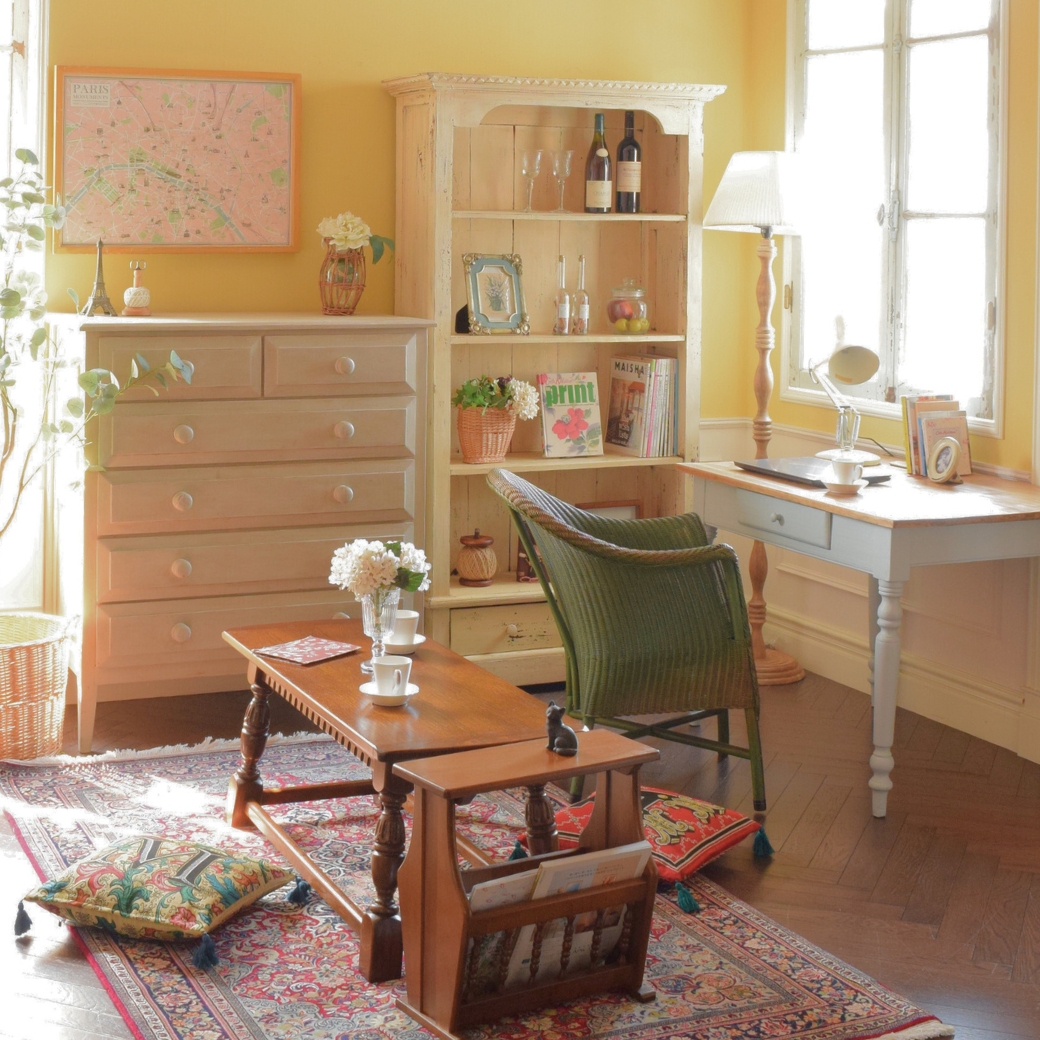 アンティーク家具のナチュラルカントリースタイル