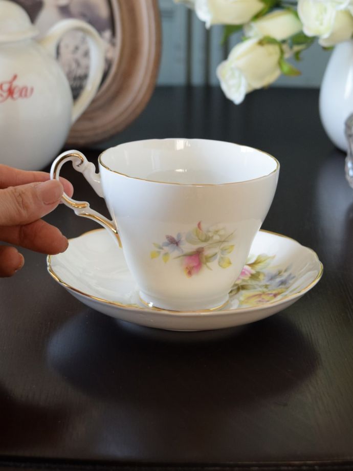 英国のアンティークのカップ＆ソーサー、バラの模様のリージェンシーの