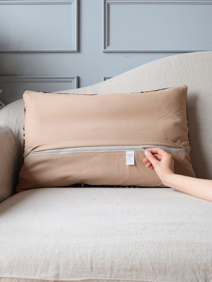 プトラック（Pitrak）✕波モチーフのおしゃれなクッション、オールド