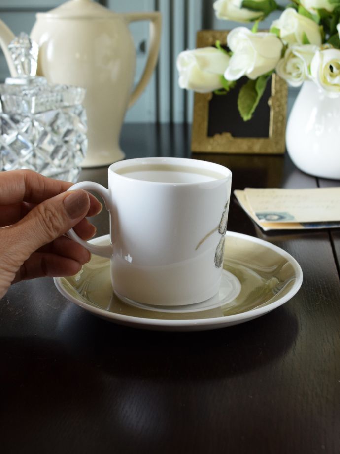 スージークーパー（Susie Cooper）アイリスのアンティークカップ