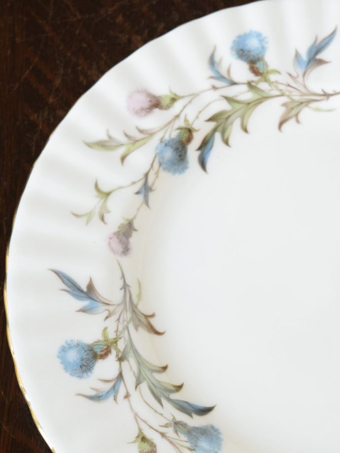 ロイヤルアルバート社のあざみ柄(ブリガドゥーンBRIGADOON)シリーズの