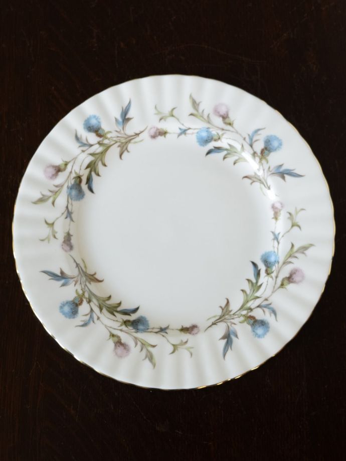 ロイヤルアルバート社のあざみ柄(ブリガドゥーンBRIGADOON)シリーズの