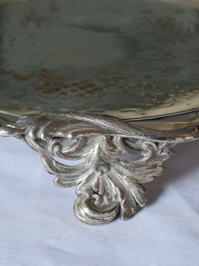 イギリスから届いたアンティークの器、シルバープレートの脚付き