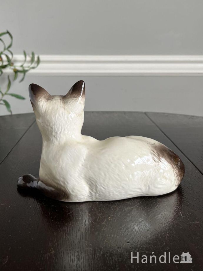 英国アンティークの陶器の猫、ベスウィック社のシャムネコの置物