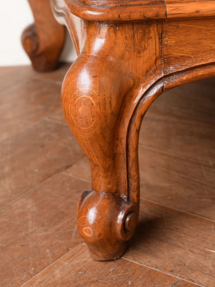 フランスのアンティーク家具、豪華な彫が美しいオーク材のキャビネット