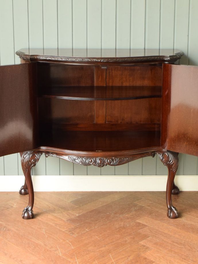 ハーフムーンの形が美しいアンティークボード、イギリスから届いた