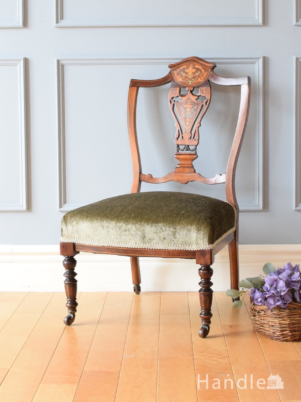 英国のアンティークサロンチェア、象嵌が施されたローズウッド材の