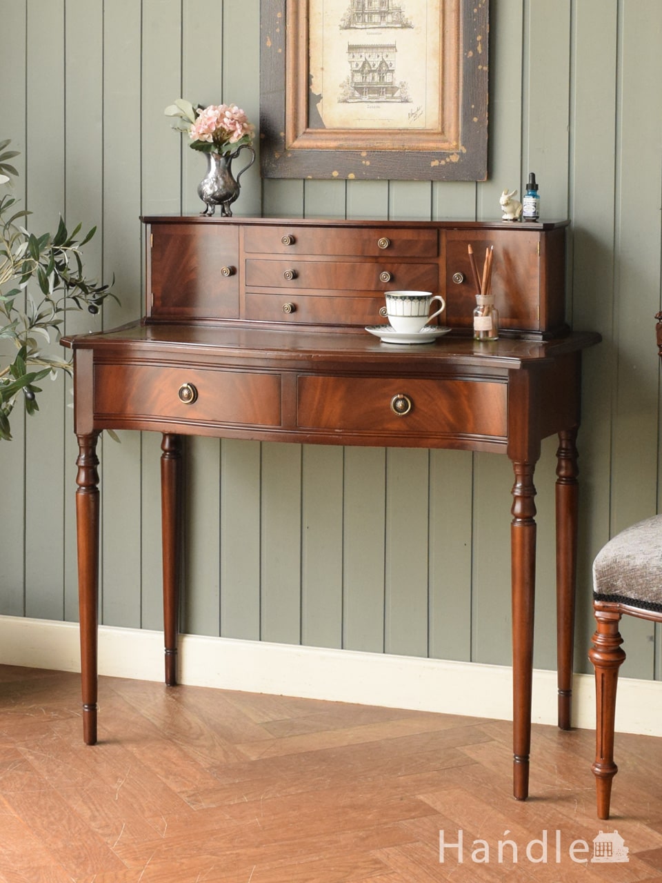 ホームオフィス社のデスクキャビネット、多機能なイギリスの