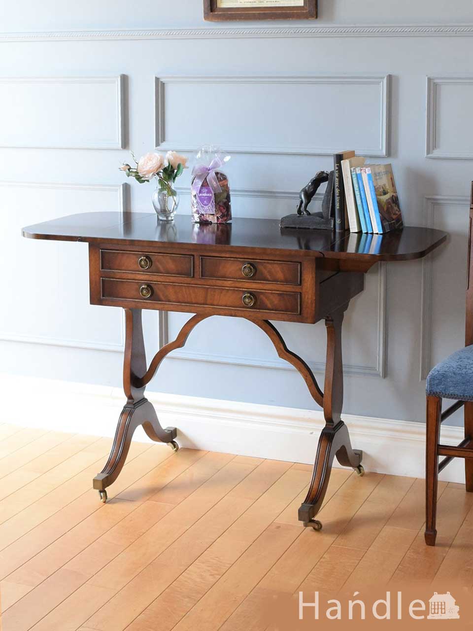 イギリスから届いたアンティークの伸長式テーブル、おしゃれな