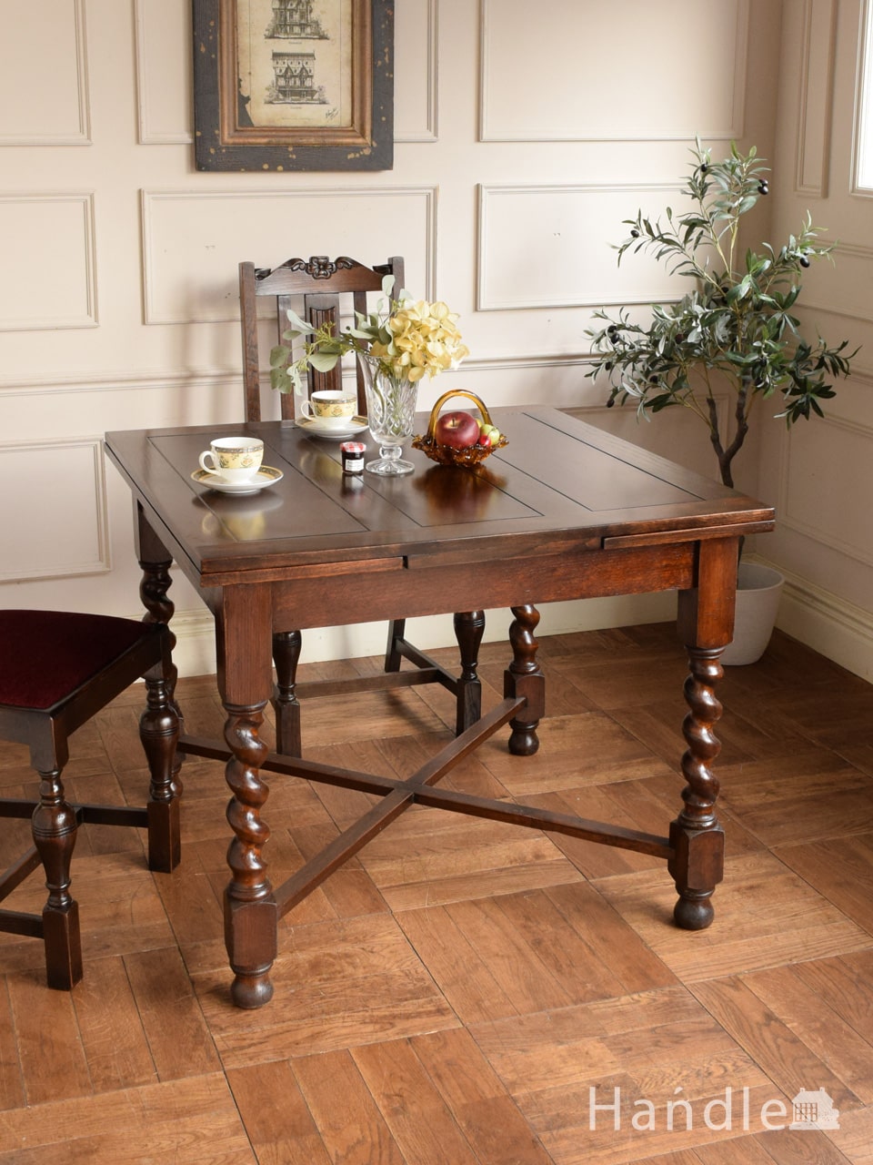 英国アンティークの伸長式テーブル、ツイスト足が美しいドローリーフ