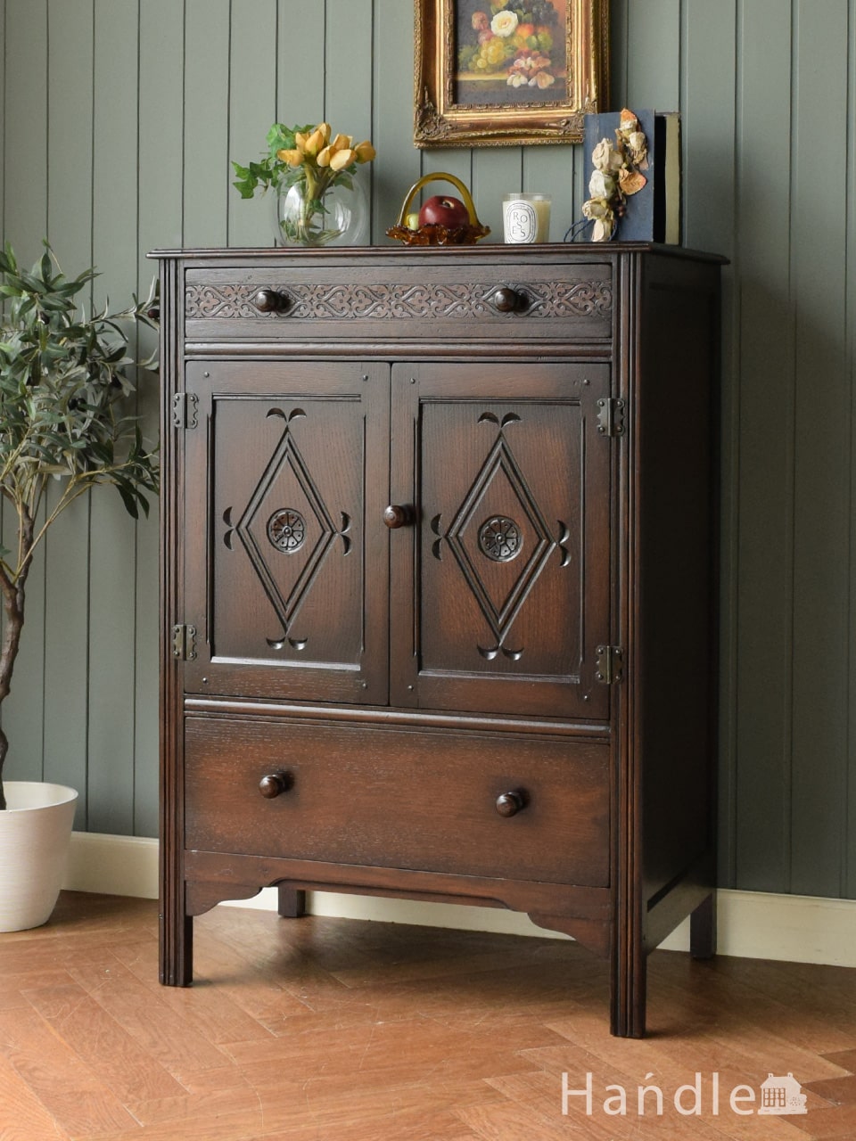 英国アンティークのおしゃれな家具、扉と引き出しが付いたキャビネット