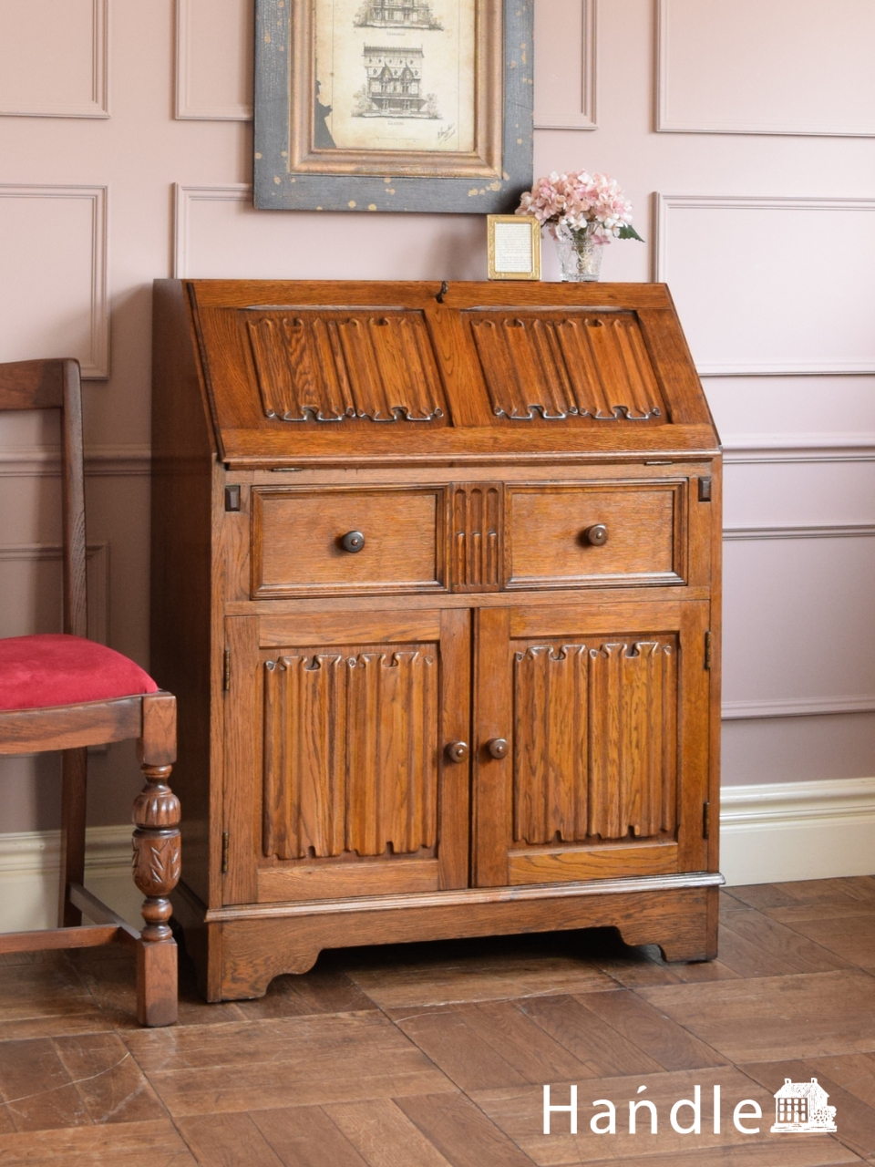 フランスのおしゃれなビューロー、猫脚の優雅なアンティーク