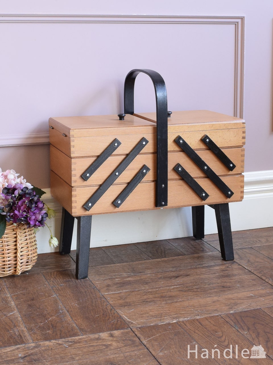 英国アンティークの可愛い裁縫箱、便利に使えるソーイングボックス(m