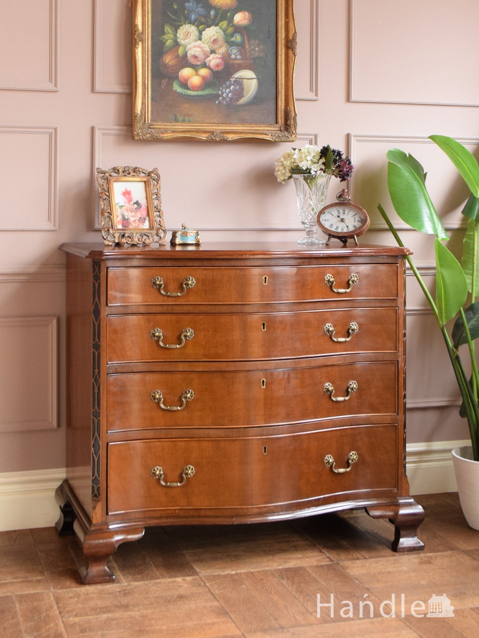 マホガニー材のアンティーク4段チェスト、ストラップワークの