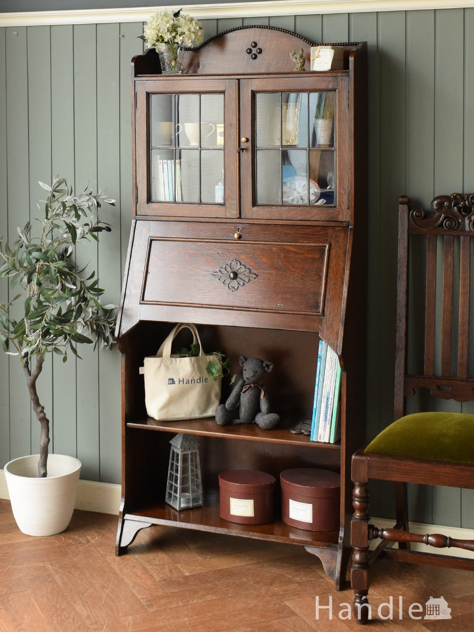 英国アンティークのビューローブックケース、ガラス扉付きの本棚が付い