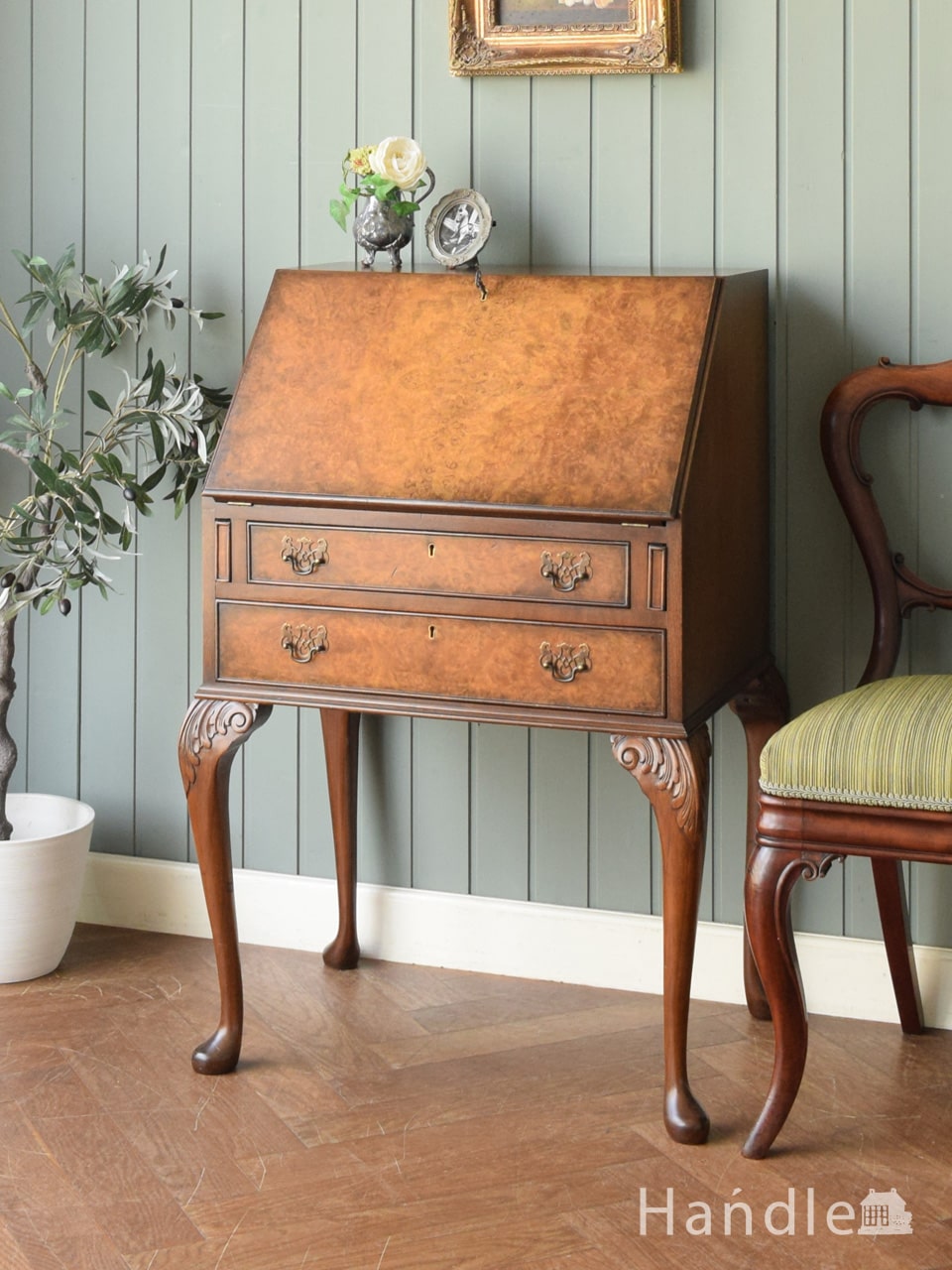 英国アンティークのライティングビューロー、オーク材とウォールナット