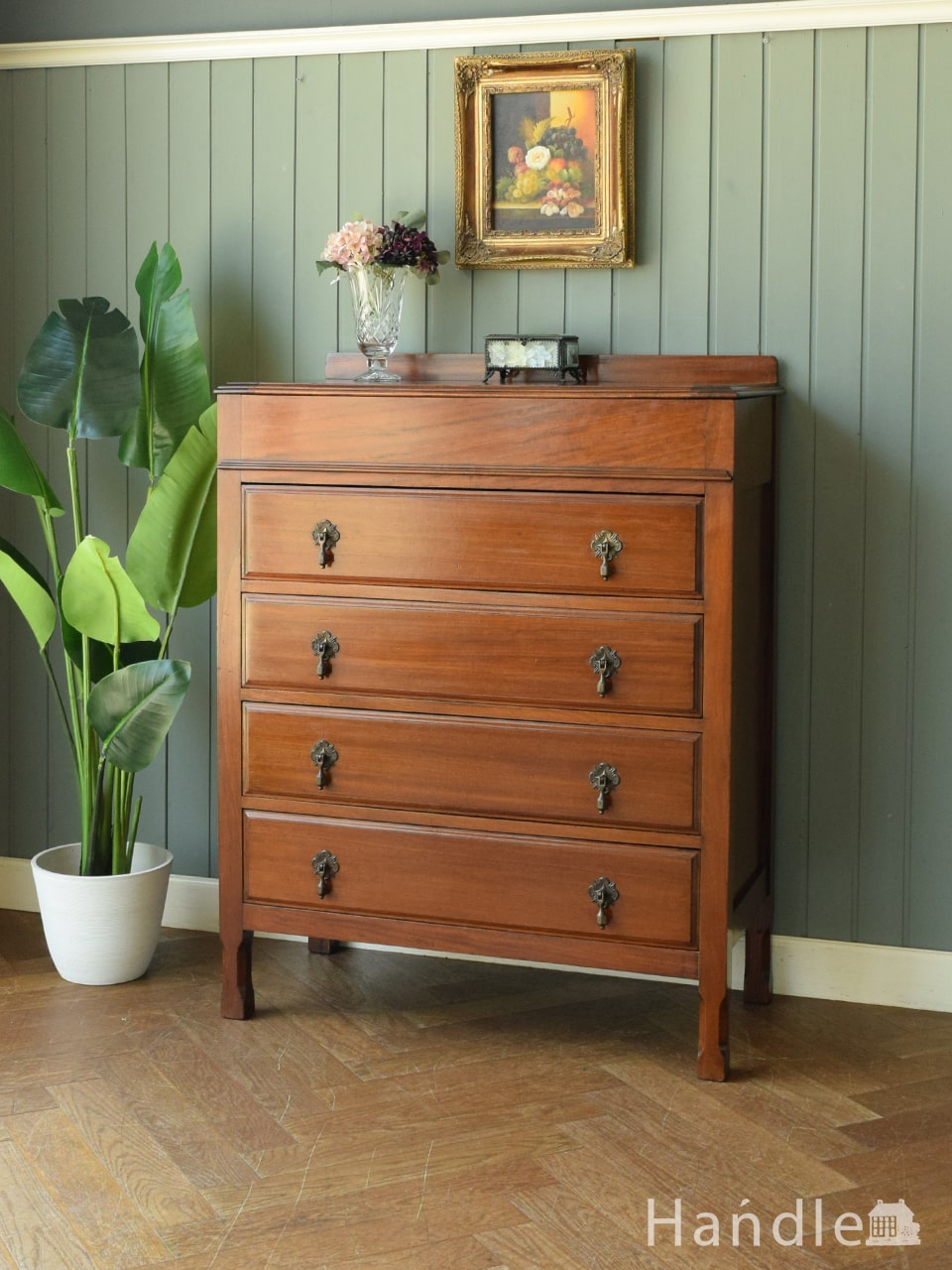 おしゃれな英国紳士のために造られた整理ダンス、マホガニー材の