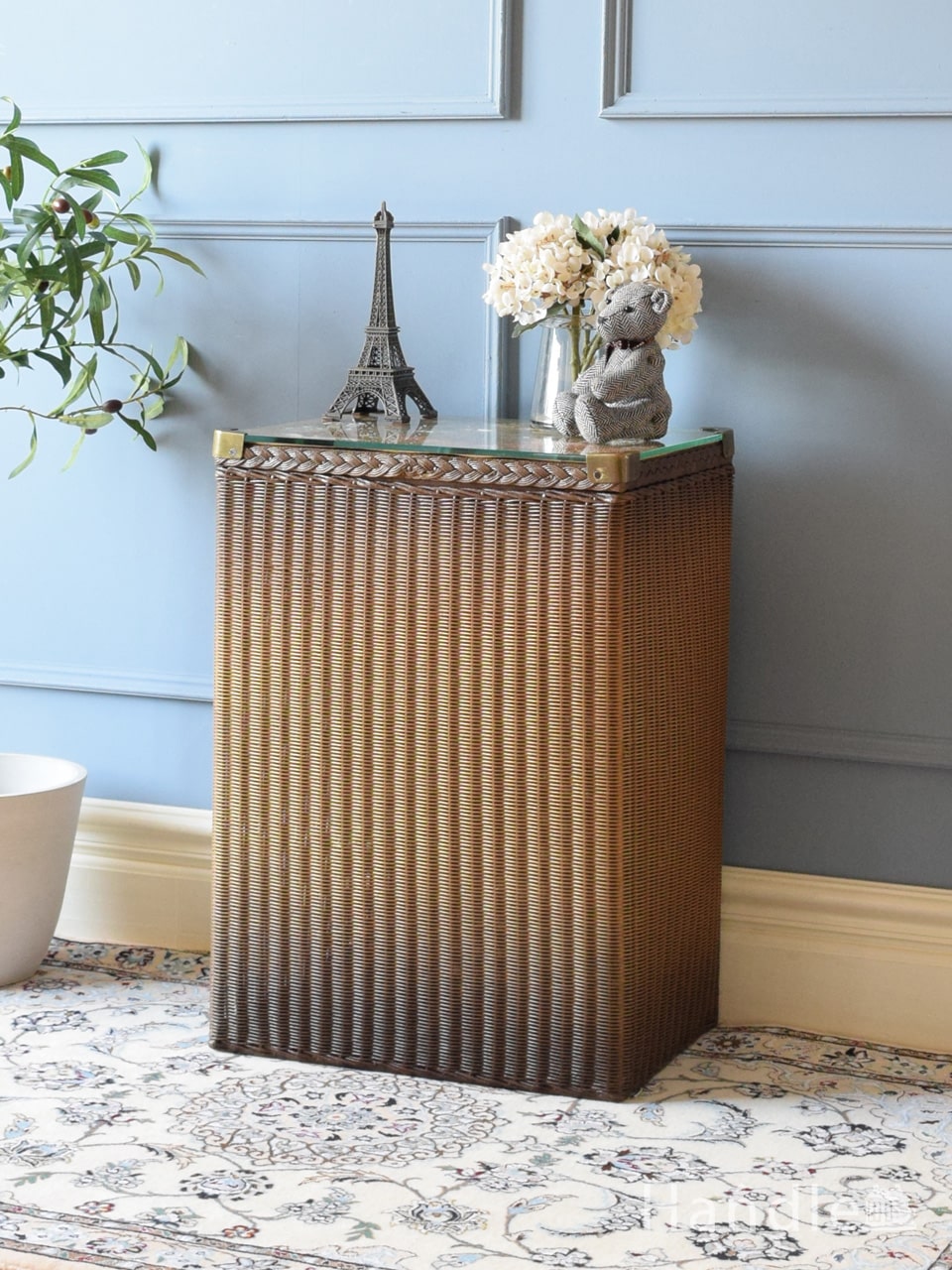 イギリスから届いたアンティークの箱型収納家具、オーク材のおしゃれな