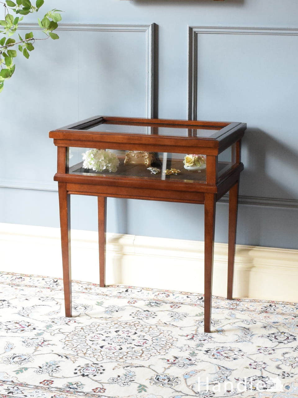 英国アンティーク雑貨、ツイストラインの美しい木製の灰皿スタンド