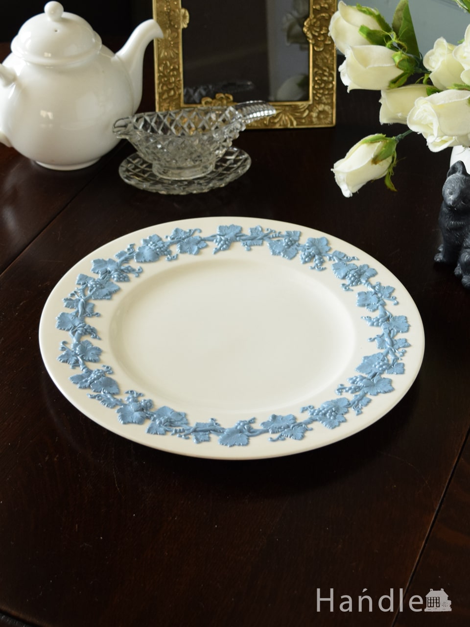 英国のウェッジウッド社のクイーンズウェアプレート、白×青が美しい