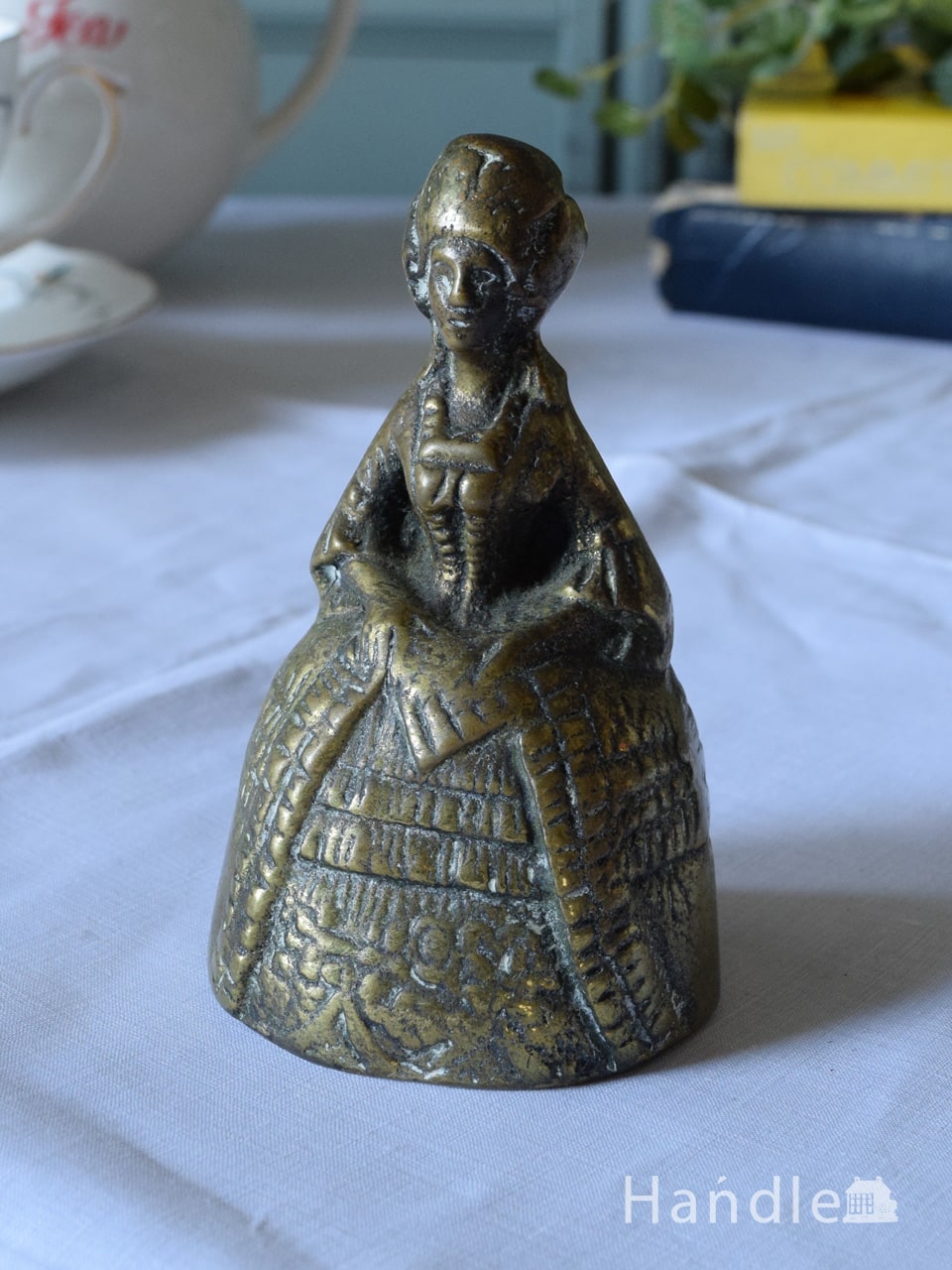 英国で見つけたアンティークのベル、真鍮製の可愛い帆船型の卓上鈴(d